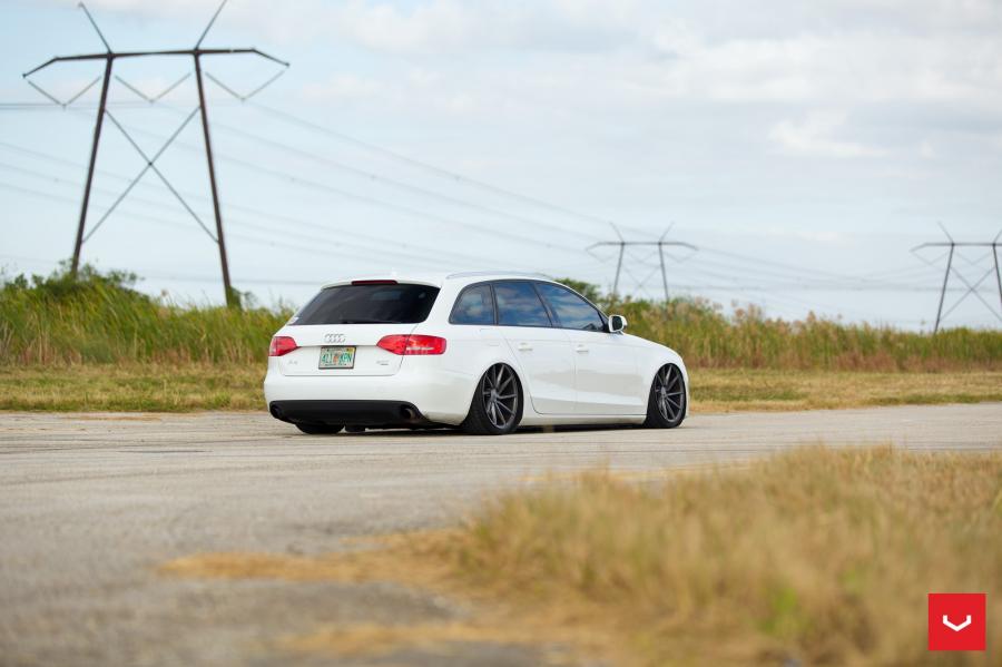  Audi A4 Avant 2.0T on Vossen Wheels (CVT) 2016 года  (фото 13 из 24)